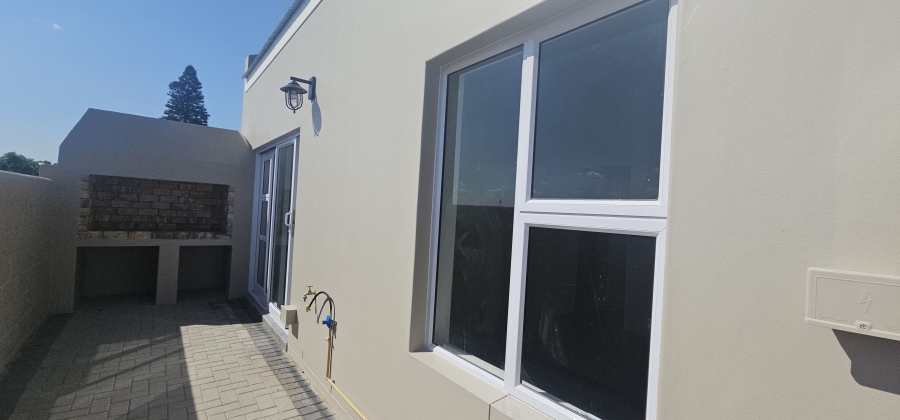 2 Bedroom Property for Sale in Middedorp Western Cape